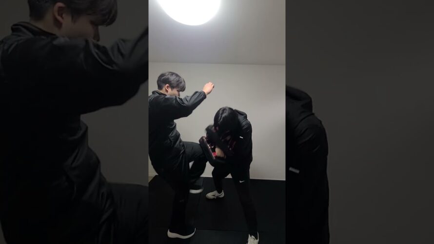 護身術の万事屋たっちゃんにお邪魔して膝蹴りのミット打ち　#ミット打ち　#クラヴマガ　